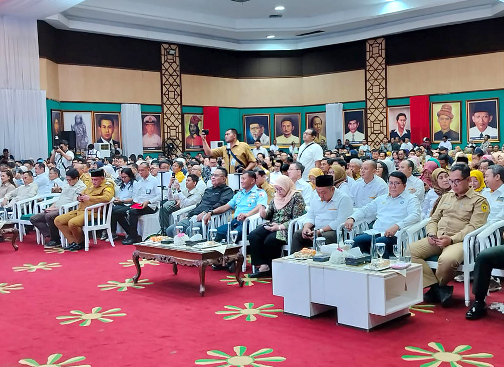 Sosialisasi Kredit Program Perumahan (KPP) Kabupaten Bogor bersama Menteri Perumahan dan Kawasan (PKP), Bupati, Wakil Bupati Bogor, Sekda Provinsi Jawa Barat, Sekda Kab.Bogor, Dirjen Perumahan, Ketua KADIN, Ketua APINDO Kab.Bogor dan pejabat terkait.